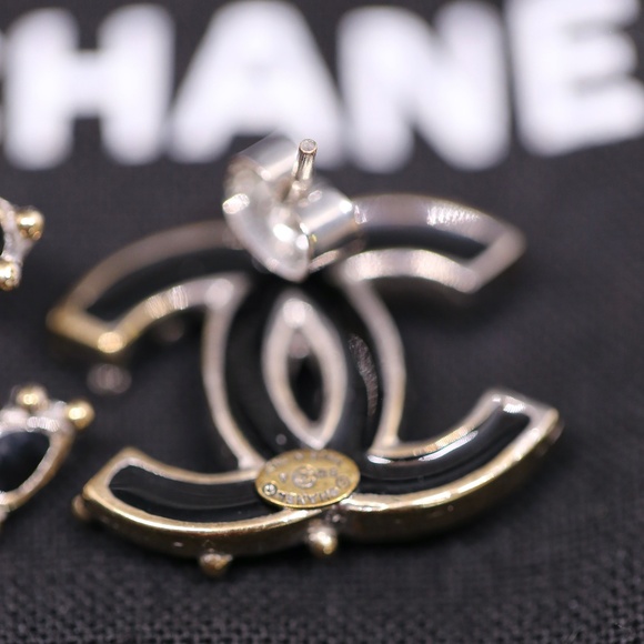 Chanel Onyx Earrings - Picture 7 of 7